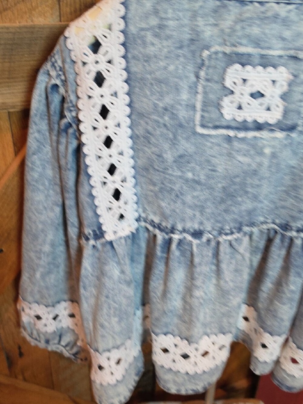 227p POL Light Wash Denim-Effect Tunic with White Lace Trim - Picture 9 of 11